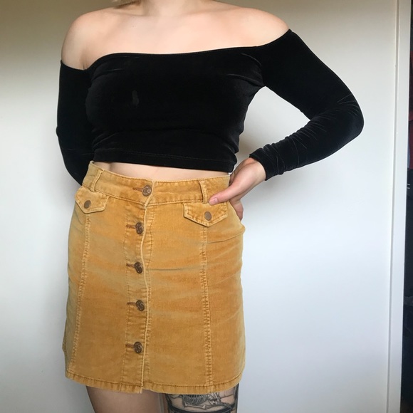 BDG UO corduroy tan mini skirt size 4 - Picture 3 of 5